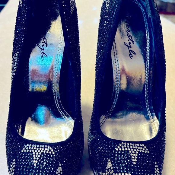 Almost Brand New All American Heels By HERSTYLE - Size 5 - Heel Height 6” -box 3 - Picture 3 of 6